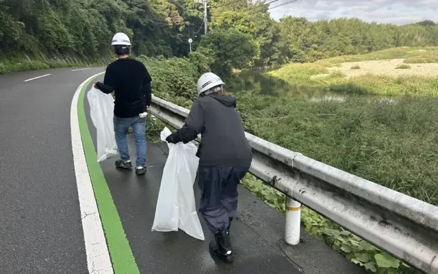 アドプト活動で道路清掃を行いました!